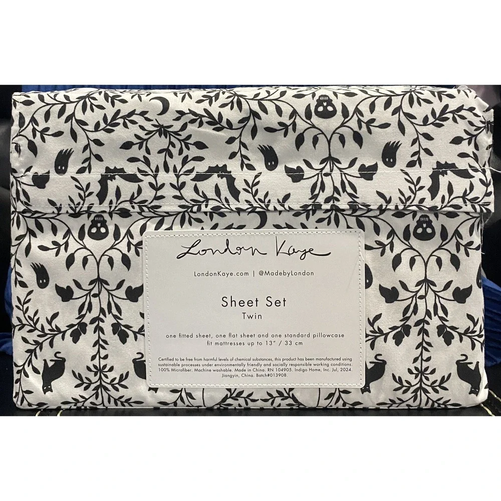 LONDON KAYE TWIN SHEET SET Skulls Spiders Bats Cat Ghosts Moons Vines Brand New